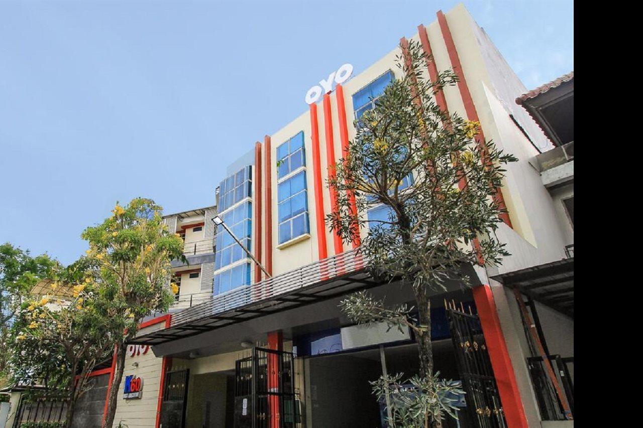Super Oyo Capital O 175 K-60 Residence Сурабая Экстерьер фото