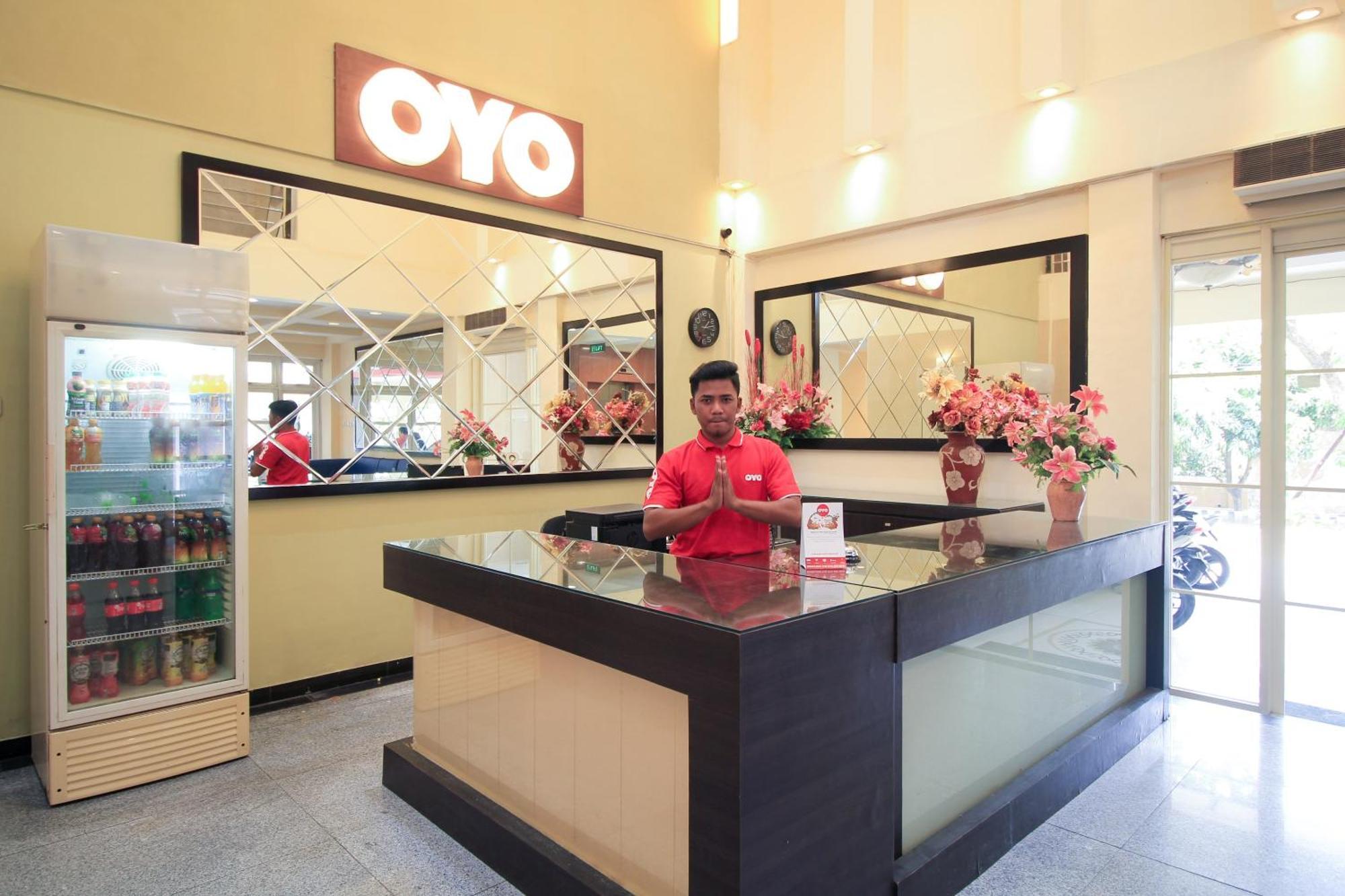Super Oyo Capital O 175 K-60 Residence Сурабая Экстерьер фото