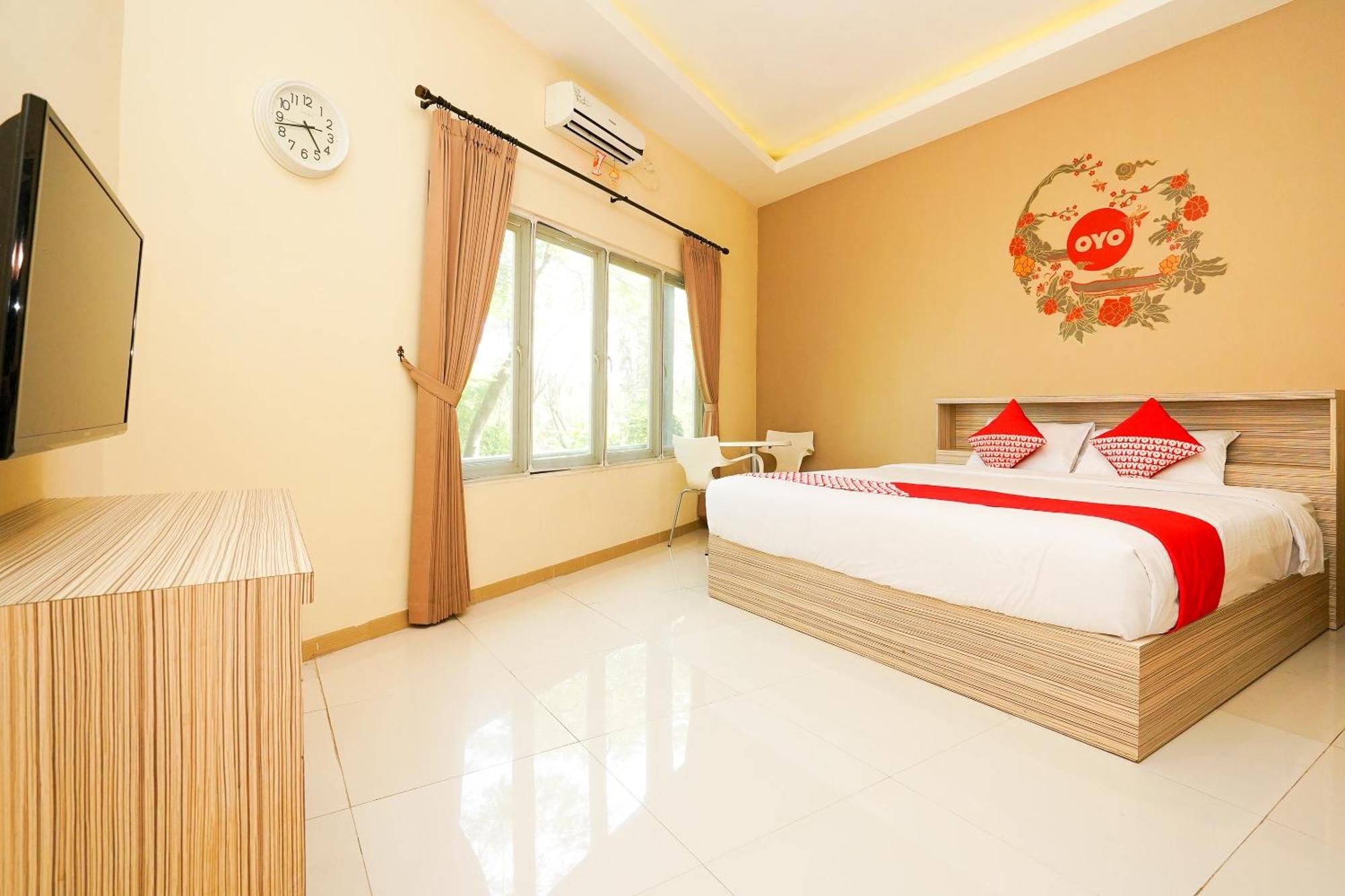 Super Oyo Capital O 175 K-60 Residence Сурабая Экстерьер фото
